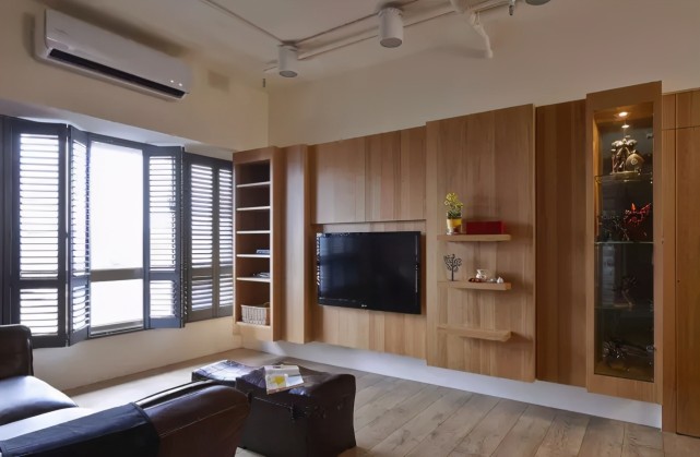 99㎡现代工业风，85后女神的家，满屋高级灰，绿植清新点缀