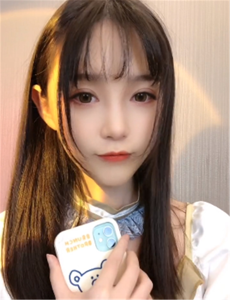 杨幂|都真实存在？ 杨幂漫画腰火了，腐团儿不服秀A字腿，呆萌大招更绝