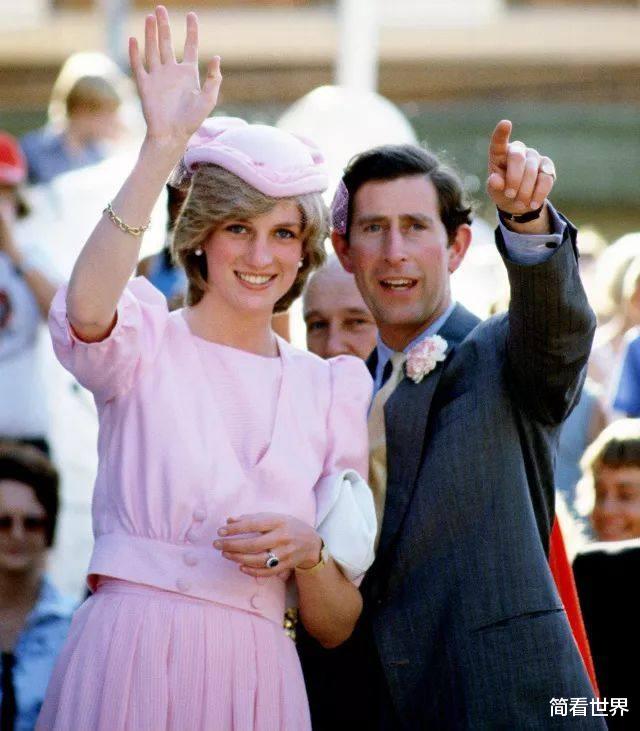 戴安娜王妃|戴安娜泪流满面，深夜疯打300次电话给大16岁已婚的情人，为何如此