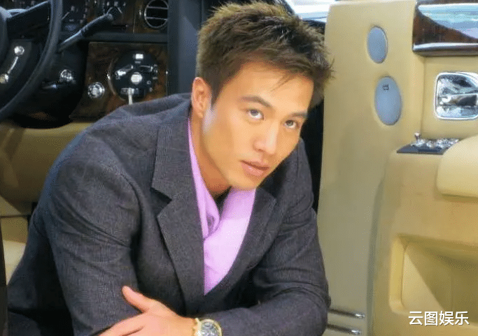 安志杰|安志杰晒全家福庆祝结婚4周年,名模妻子身材好,一对子女颜值高