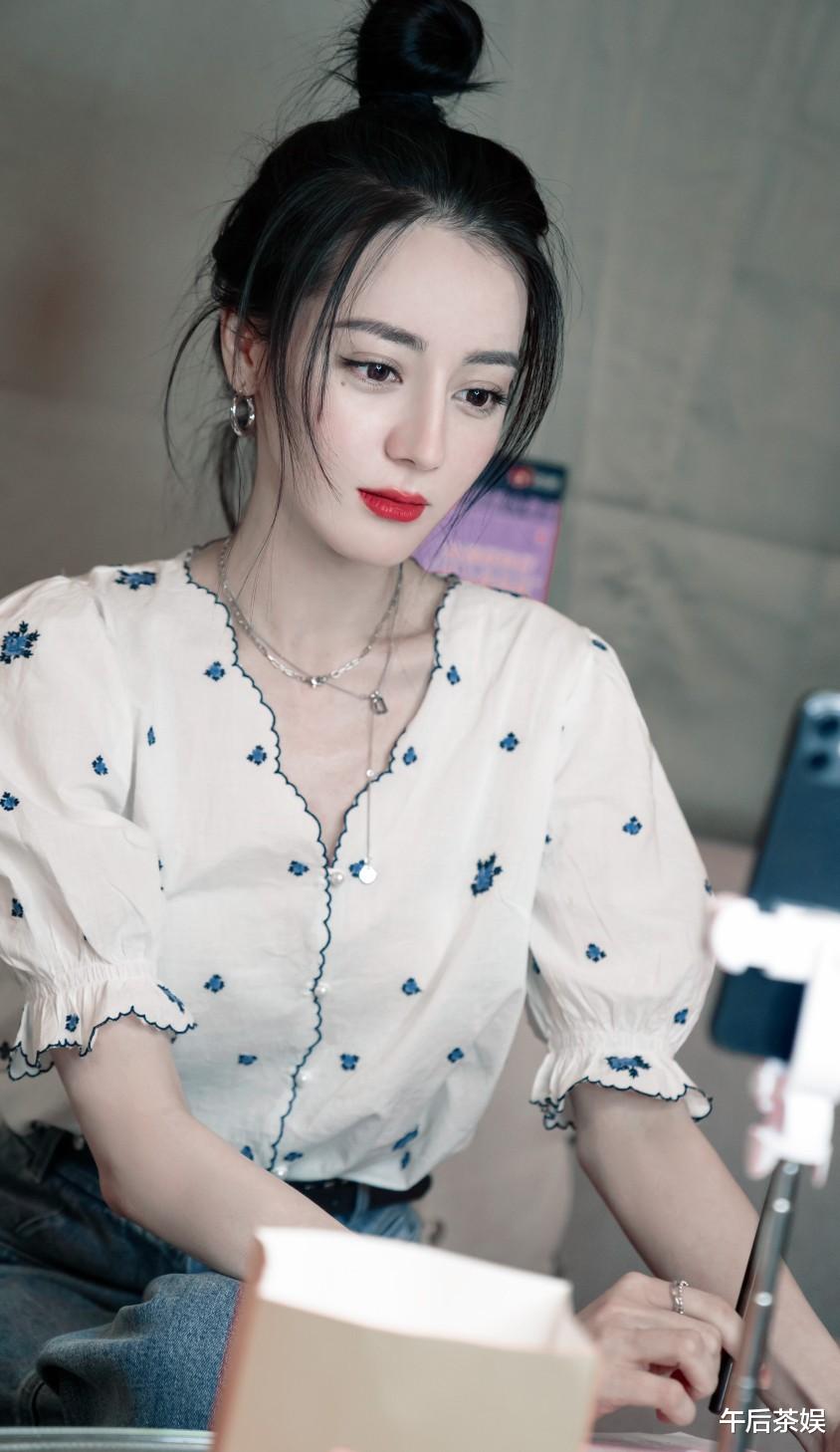 杨幂|明星粉丝统计表，杨幂、杨颖双双破亿“一览众山小”，王一博竟然未破四？