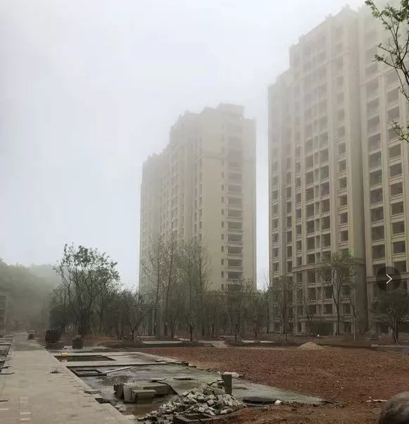 温州身边事 温州某楼盘震撼一幕！现场凄凉，宛如大片，业主急疯了！