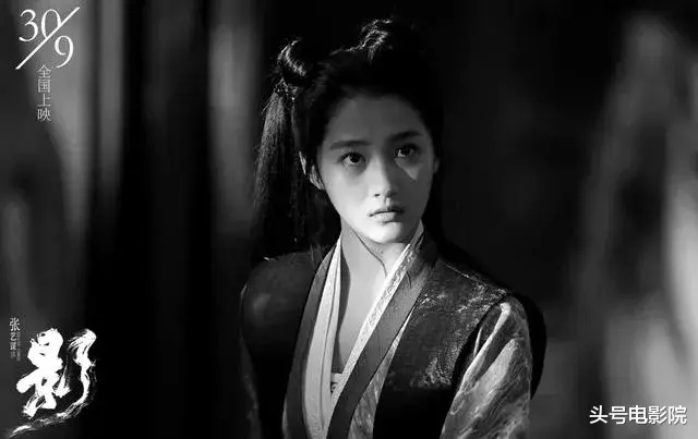 关晓彤|3.8分！姜文胡军出演，陪衬关晓彤，这烂片堪比鹿晗《上海堡垒》