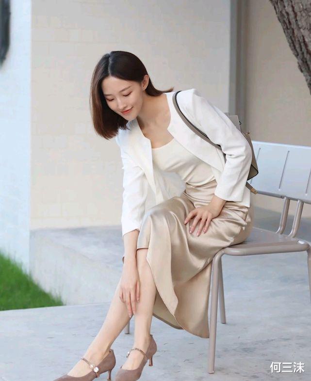 何三沫|在职场打拼的女人很有魅力,但要学会打扮自己,穿对了是关键