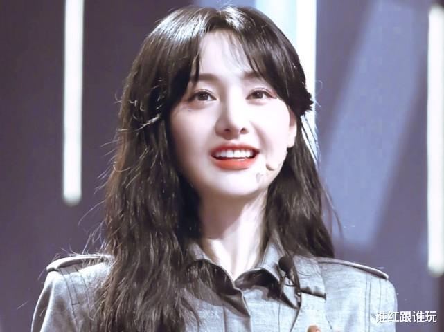 郑爽|郑爽深夜换头像，疑澄清app传闻！被切断发声方式后另辟蹊径？