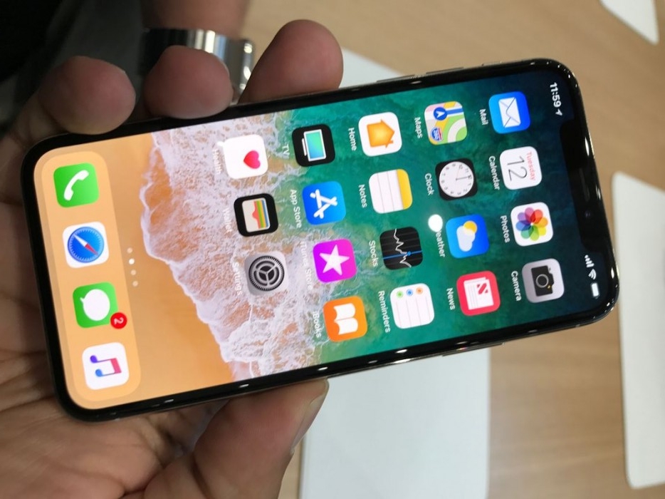iPhoneX|4年前的iPhoneX，一直没舍得换，可不可以再战三年？