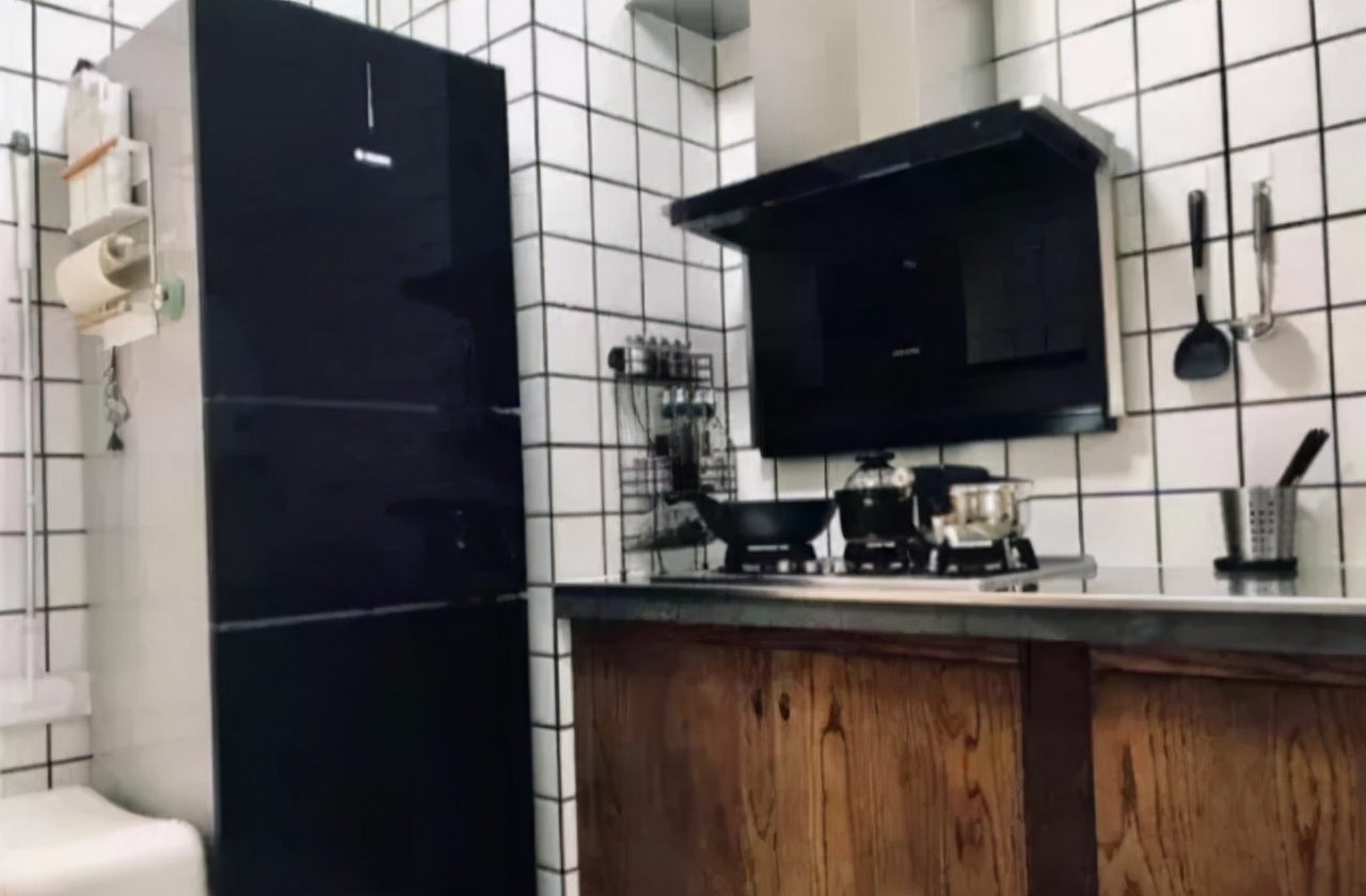 老公硬要装“水泥不锈钢”橱柜,踩着跳舞都不垮,真心耐用!