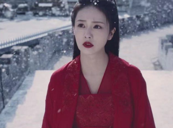 白梦妍|于正手下女艺人那么多，为何独独偏爱白鹿？就这一点别人就做不到