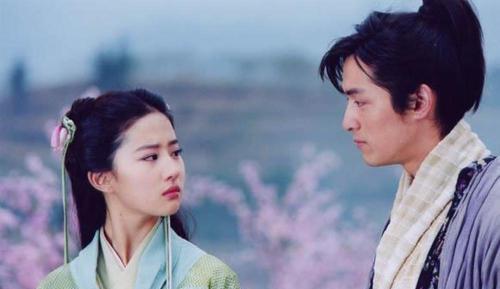 胡歌|胡歌年底官宣结婚？刘亦菲一言不发疑否认，男方率先发文正面回应