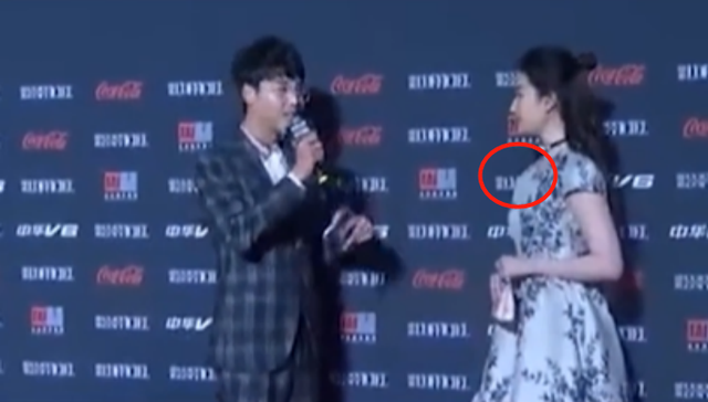 戚薇|万茜穿性感礼服寒风中拍照！冻到身上发红流眼泪，仰天张嘴哈气