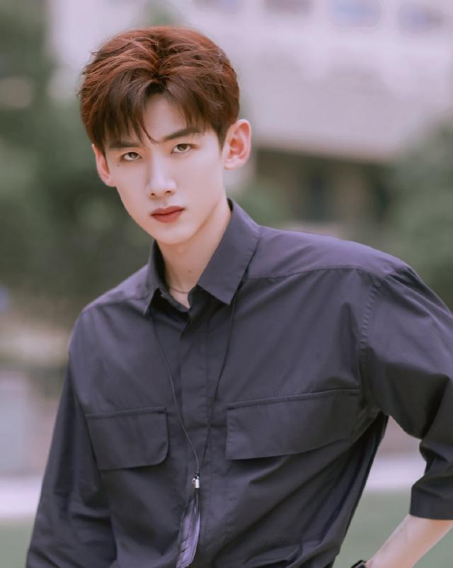 司藤|白敬亭把荧幕初吻给出去了，网友回应：这是价钱给到位了