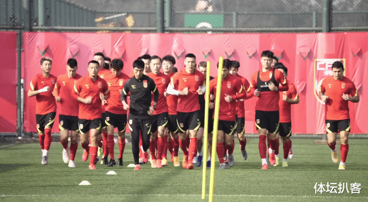 国足|CCTV5直播!国足踢关岛目标10-0,首发已定7人,李铁开门红稳了