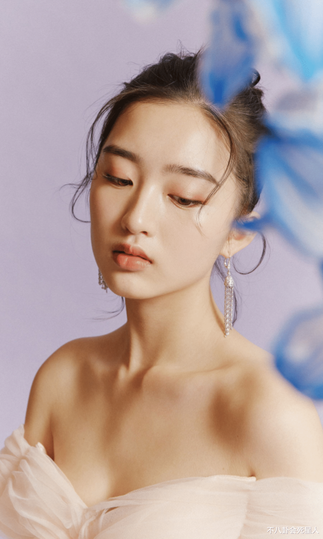 00后|00后小花强势“洗牌”！新人肤白貌美崛起，顶级潜力股却翻车了