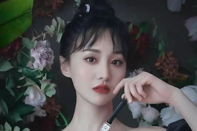 郑爽|郑爽再发声，复出已成定局？！被封杀7个月后，她终于露出了真面目