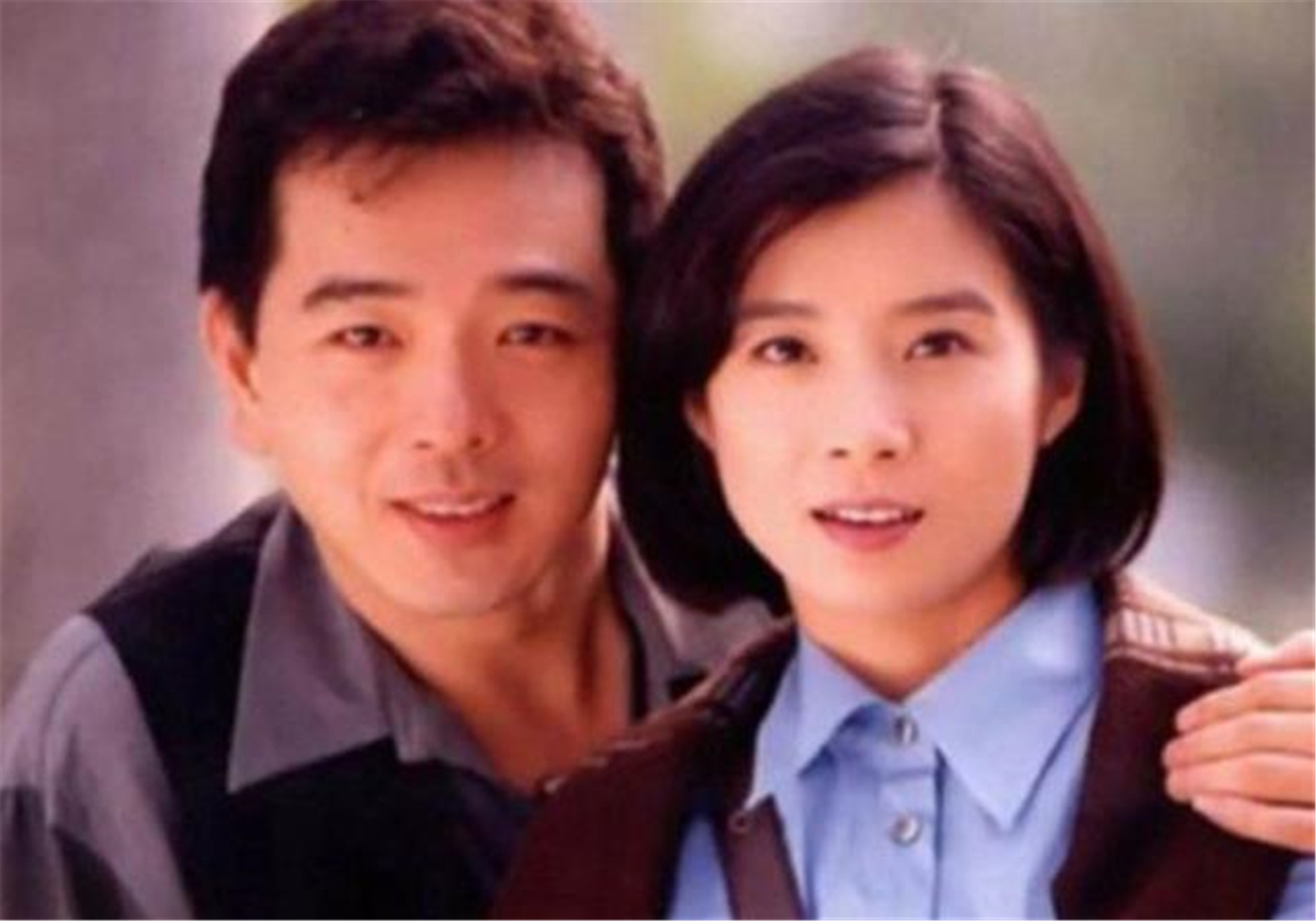 张晨光|老戏骨张晨光为娶她，连送4年玫瑰，婚后2个儿子都是试管婴儿