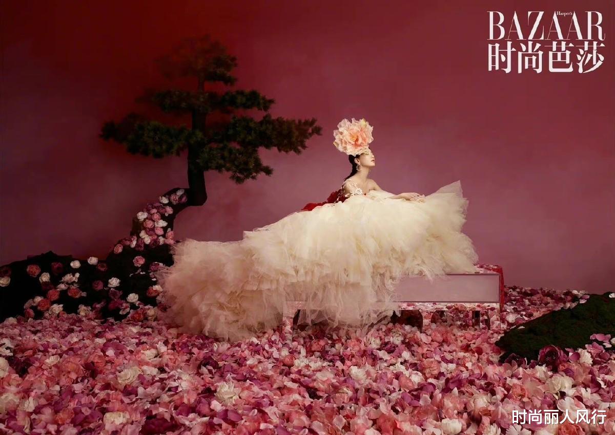 刘诗诗|刘诗诗十月大片刷爆颜值新高度！戴“国花”穿印花裙，人比花娇