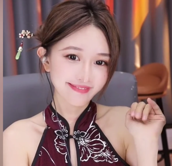 电子竞技|电竞活动现场美女已成标配!林七七成新牌面,王阿姨都比不上了