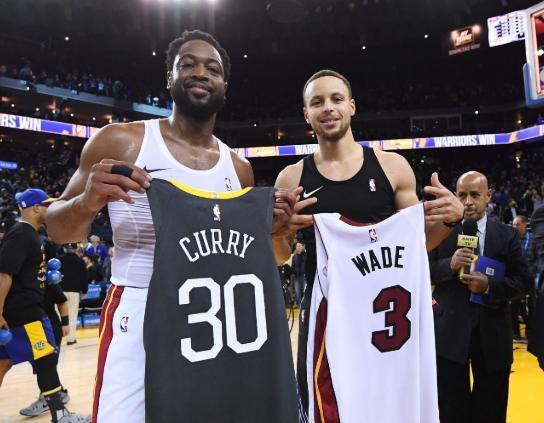 科比·布莱恩特|美媒评NBA超巨金字塔：杜兰特力压韦德，科比2档，1档两人共享