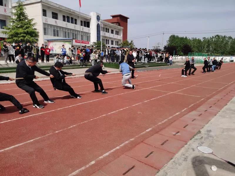 新报业传媒 龙井乡政府开展“我运动我快乐”主题运动会