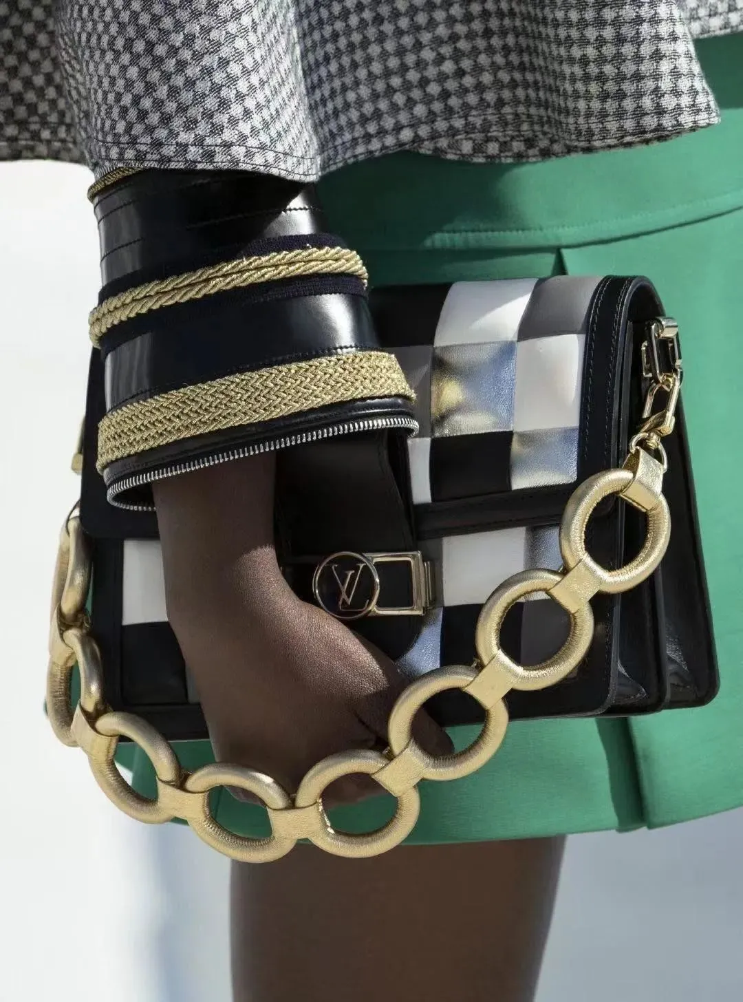 铭家匠遇|探秘2022路易威登早春秀的独特魅力,体验别样的灵感新风格!