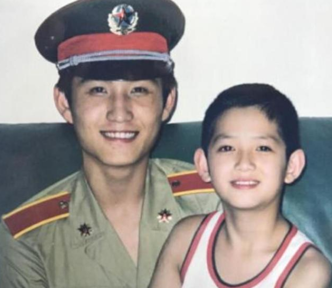 马可|他意外将弟弟带入娱乐圈，如今弟弟大红大紫，而他却不温不火