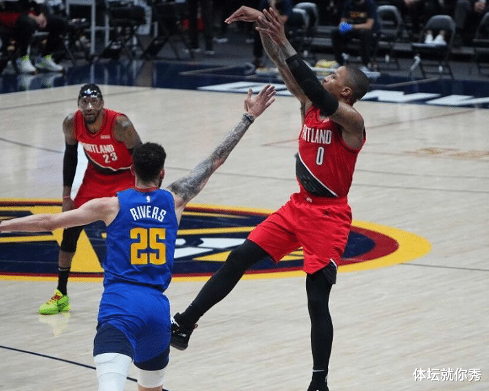 达米恩·利拉德|全美热议！利拉德55+10刷爆纪录，KD库里狂赞，4个字发言让人痛心