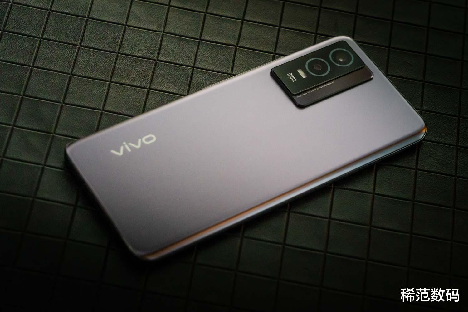 vivo Y76s评测：高性价比的千元5G手机，年轻人值得入手