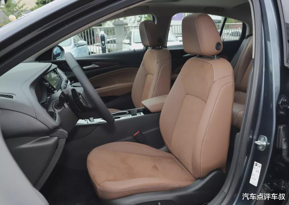  合资运动范B级车对撞：别克君威VS日产天籁