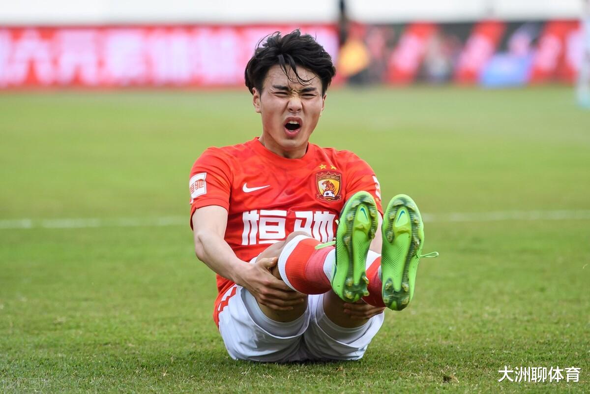 广州队|10点！中超传出消息：广州队18岁锋霸给出积极表态，国足还有希望