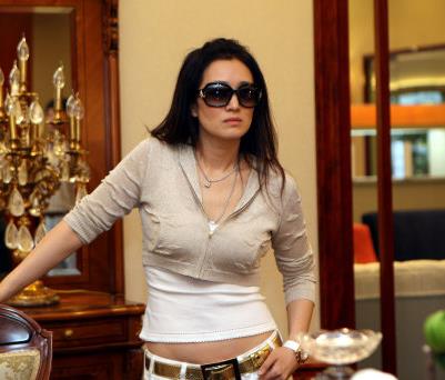 小小彬|筹拍《唐伯虎点秋香》时，向华强豪掷100万，让巩俐和周星驰好好玩