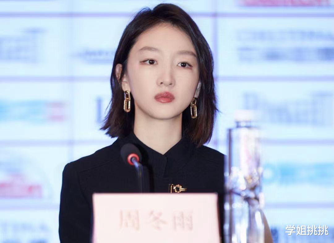 发型|五官扁平的女生，如何最大化发挥美貌？做好3点就够了