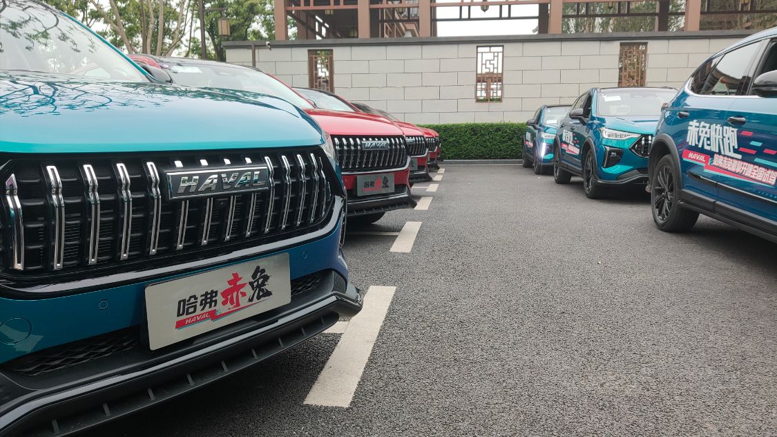 宝马X3|重庆试驾哈弗赤兔，颜值高全身智能安全配置，弹射起步7.7秒破百