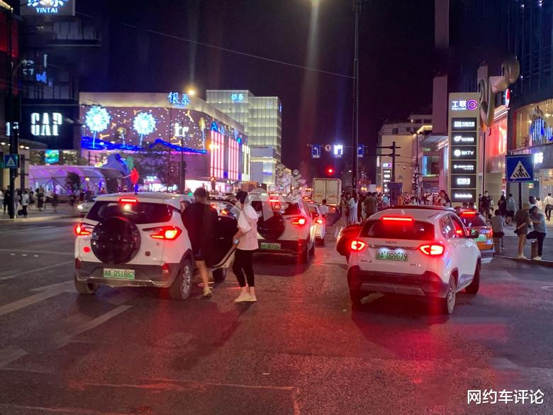 网约车|出租车司机下狠手:组团“钓鱼”无证网约车,日入5000!