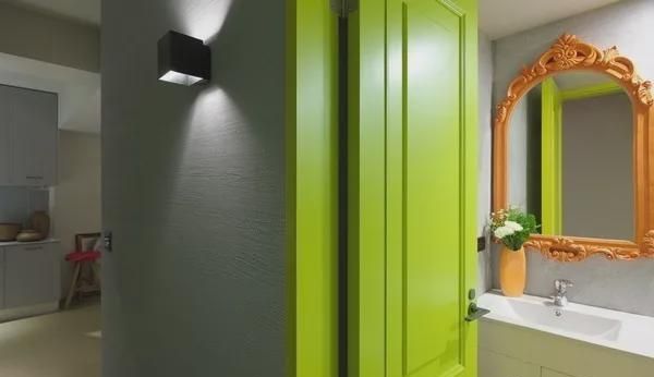 卫生间门朝外开还是朝里开?关键得看这2点,记心里就别忘了