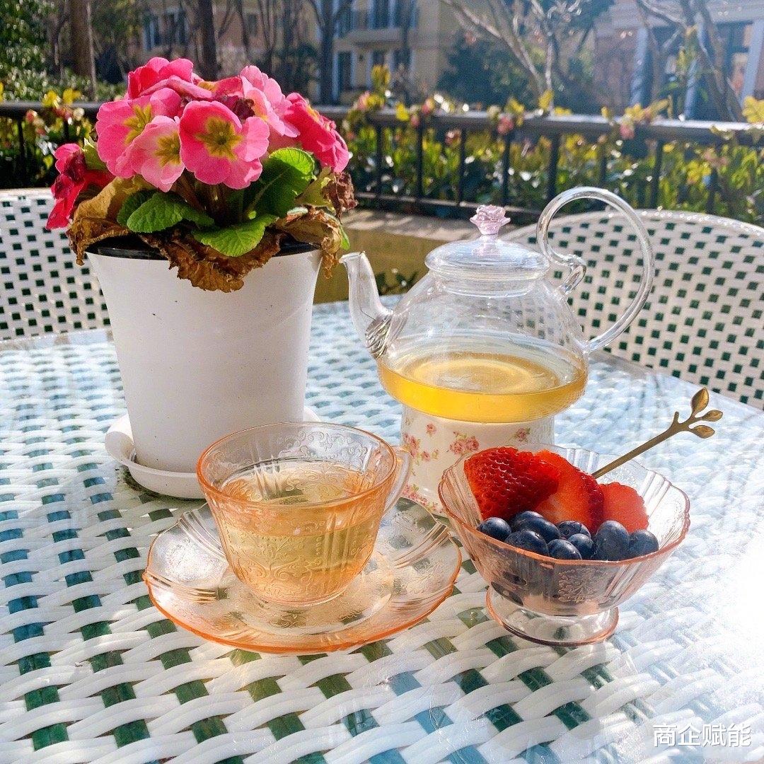 伊能静|伊能静晒上海新家，满满少女心，狂买900件快递值了