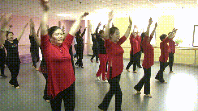 巴彦淖尔直通车 夕阳无限好！这所老年大学的学员们跳出了“青春”