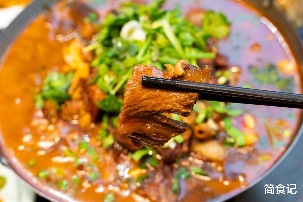 骨质疏松|大雪时节,要经常“吃2肉,食4根”!防寒保暖,让家人安稳过寒冬