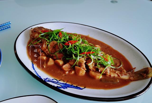 袁建明聊育儿|酱烧黄花鱼的家常做法，肉质细嫩入味，汤汁浓郁，拌饭吃太香了