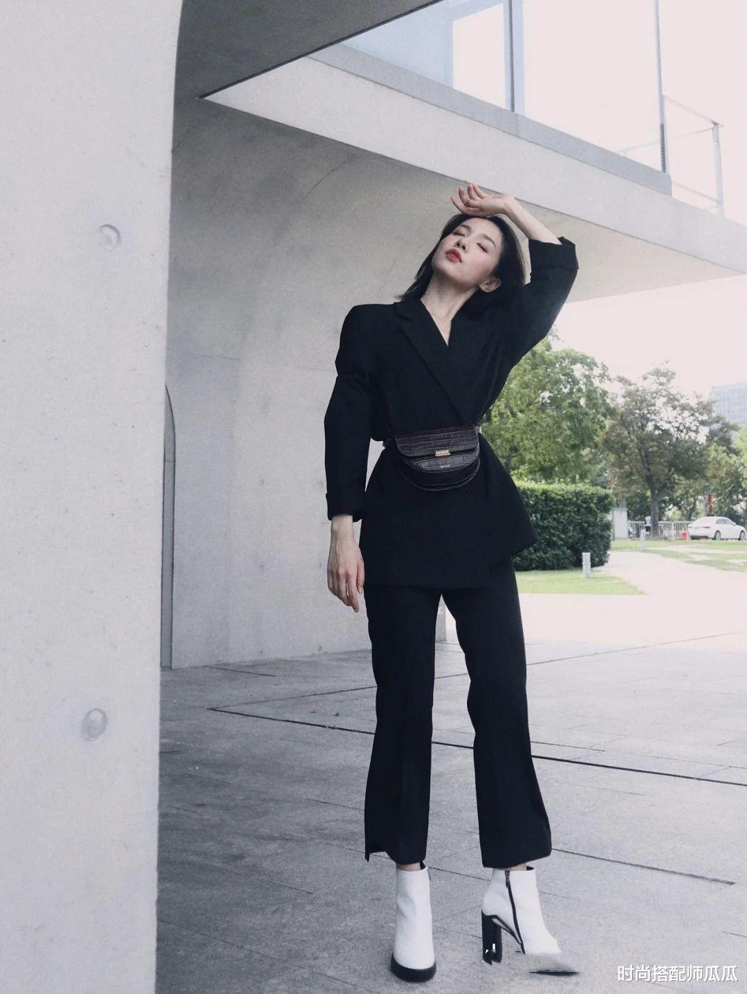 时尚搭配师瓜瓜|女人过了45岁，建议少穿高跟鞋！今秋这“3双”正火，舒适又优雅