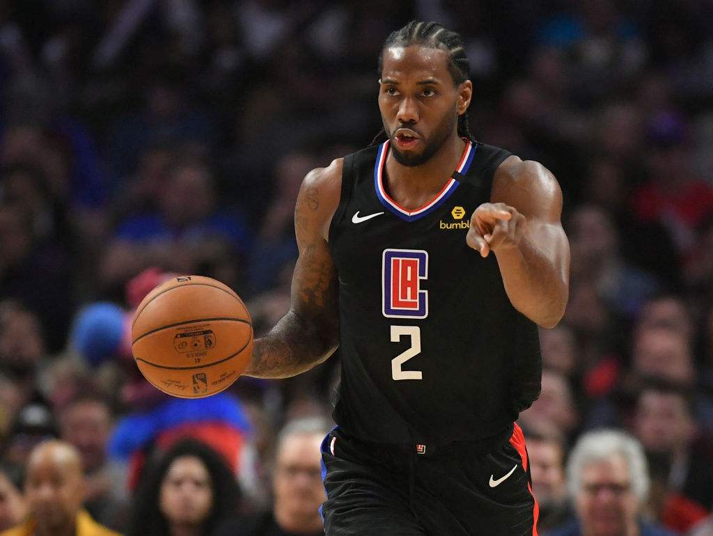勒布朗·詹姆斯|NBA现役十大攻防一体球星：快船王炸组合上榜，詹姆斯无缘榜首