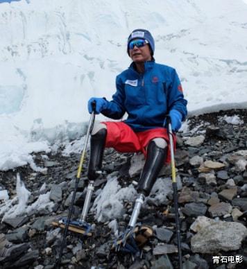 |成龙演过他，吴京为他宣传，连胡歌都公开感谢他，这大爷凭什么？