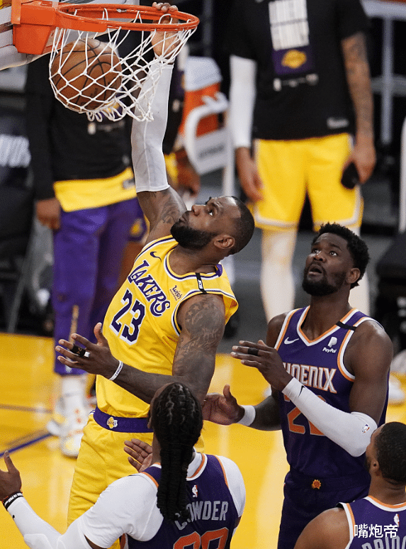 安东尼·戴维斯|开局325秒浓眉0分再伤退！沮丧抱膝心态崩了，詹皇湖人不该让他上