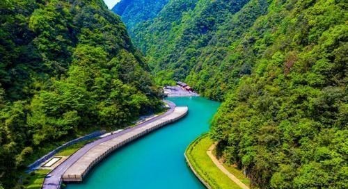重庆神龙峡景区太流氓,和游客玩起文字游戏,当地人:不要再去了