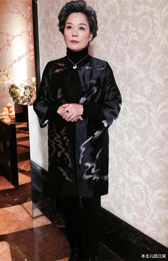 雷佳音|“国民母亲”杨青：和军人丈夫离婚，独自抚养女儿长大，现状如何