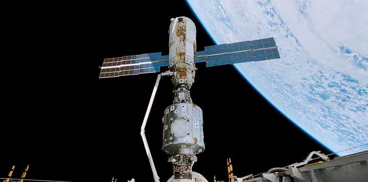 国际空间站 国际空间站出现新裂缝，又是俄罗斯的舱段，这次是怎么回事