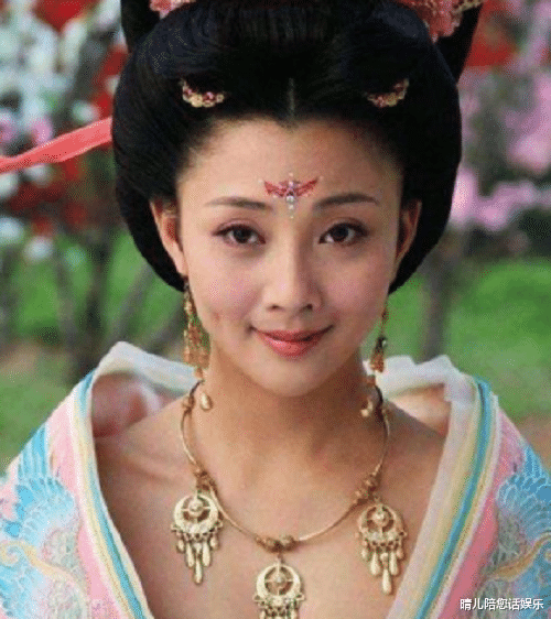 贾玲|?贾玲演不了“杨贵妃”？定妆照曝光后，网友：没有比她更像得了！