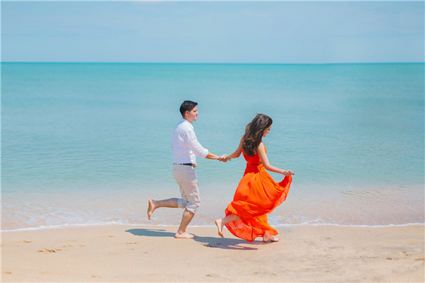 东林夕亭|只因我没给小叔买房,婆婆把我新买的书柜砸得稀烂,真的愚蠢至极