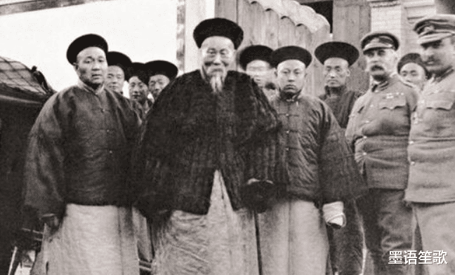 李鸿章|李鸿章首次见全自动机枪，没先价问反而问一句话，让洋人听后沉默