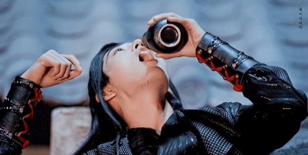 肖战|大开眼界?肖战“私下形象”被扒原因很现实,网友:瞬间回到18岁