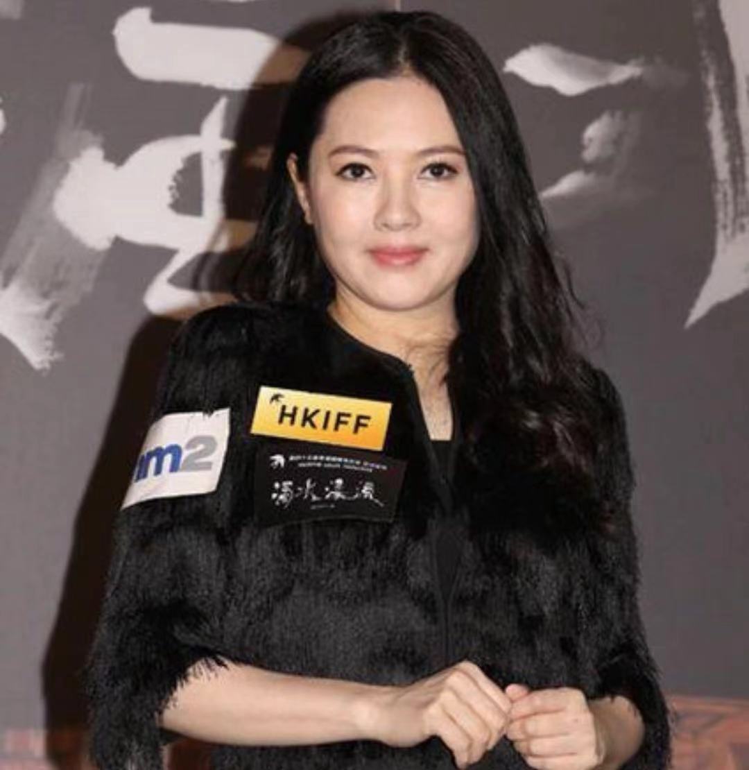 谢娜|55岁李丽珍发福、状态差，没人要？千万富婆的自在你不懂